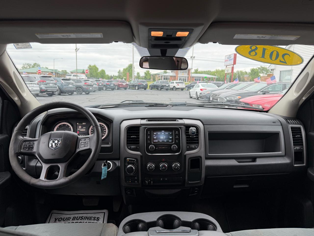 RAM 1500 Tradesman Crew Cab SWB 4WD 2018