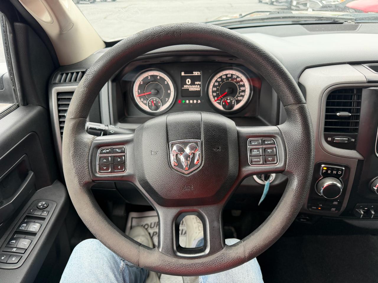 RAM 1500 Tradesman Crew Cab SWB 4WD 2018