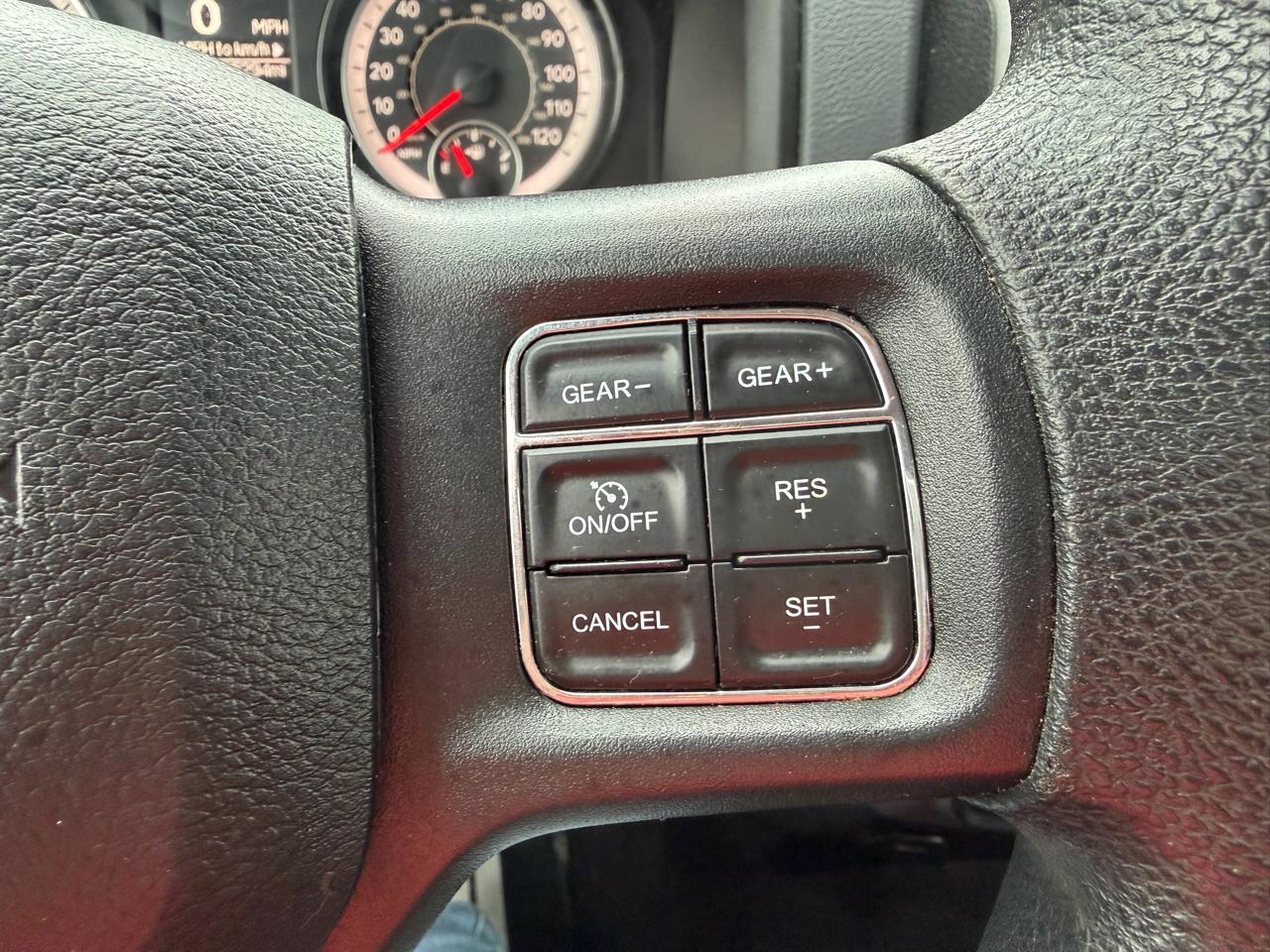 RAM 1500 Tradesman Crew Cab SWB 4WD 2018