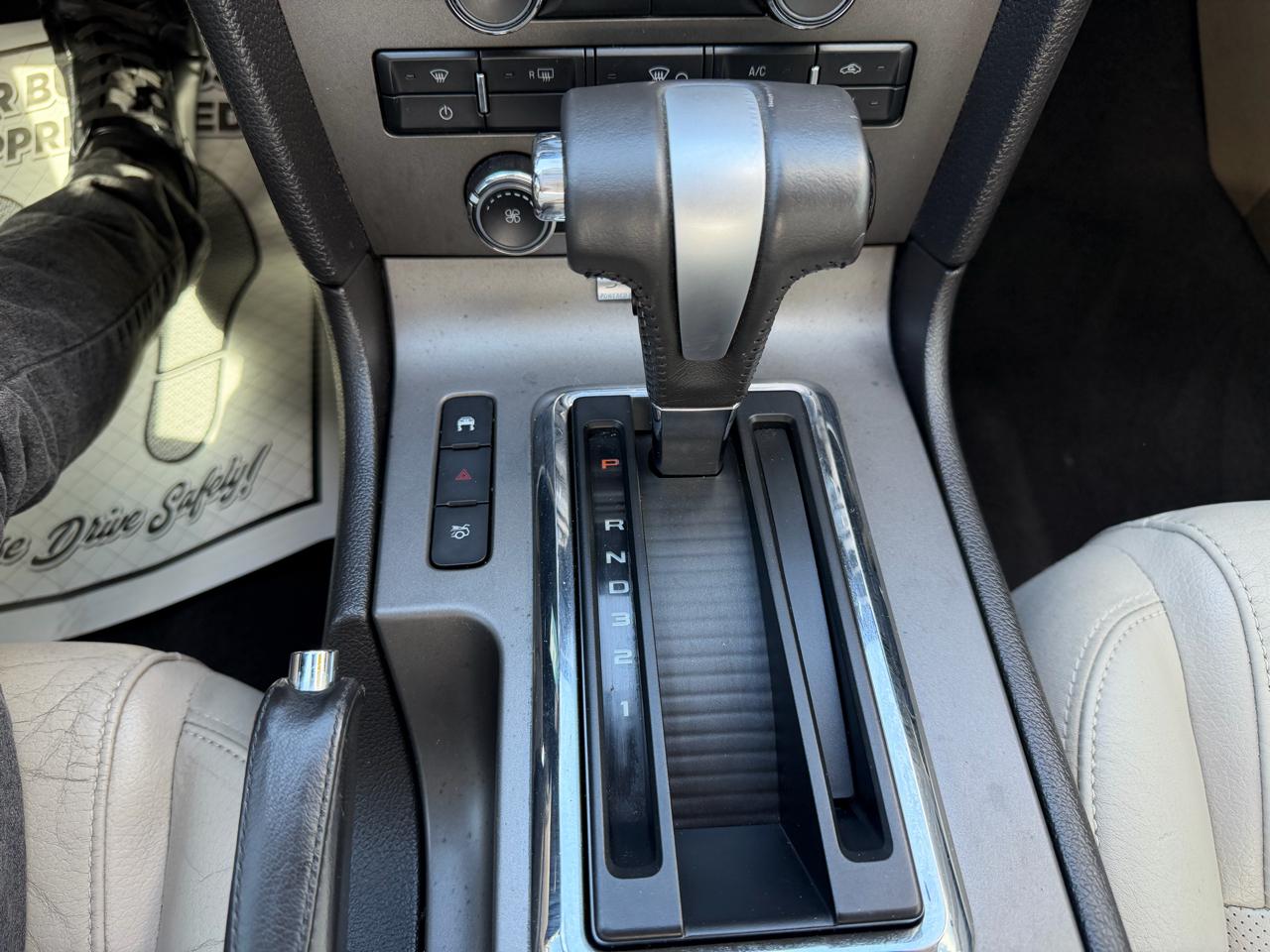 Ford Mustang V6 Premium Coupe 2010