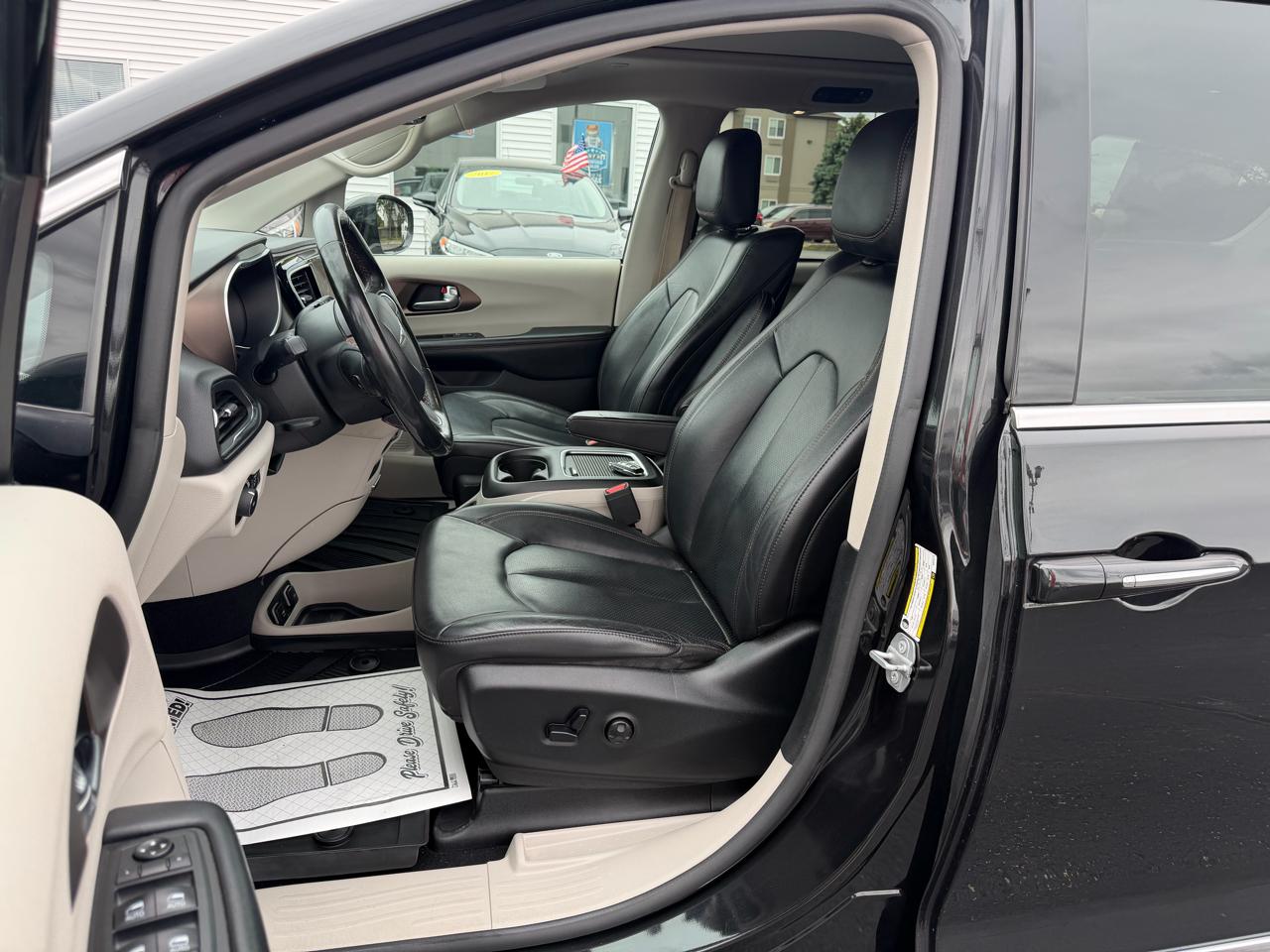 Chrysler Pacifica Touring-L Plus 2019