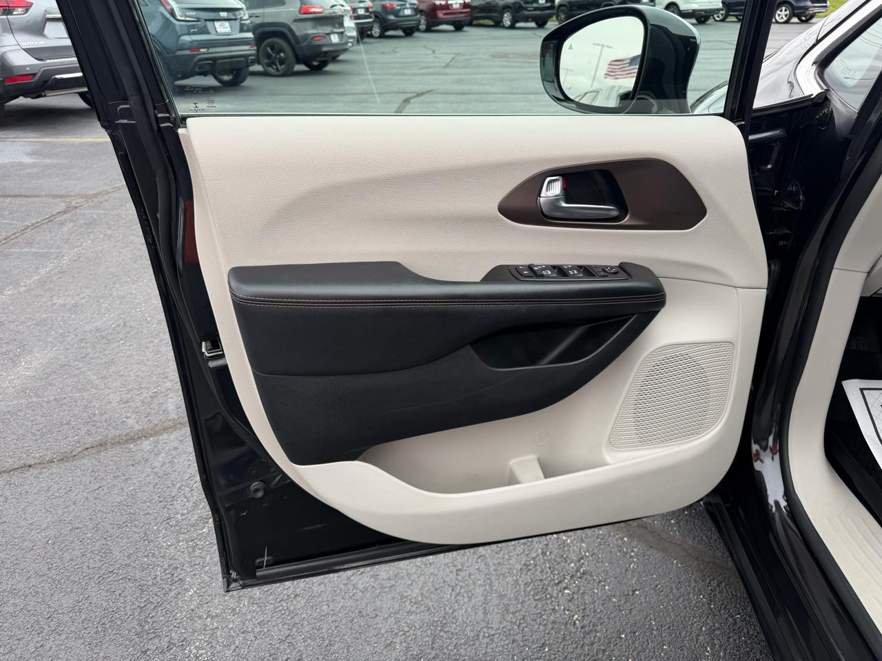 Chrysler Pacifica Touring-L Plus 2019