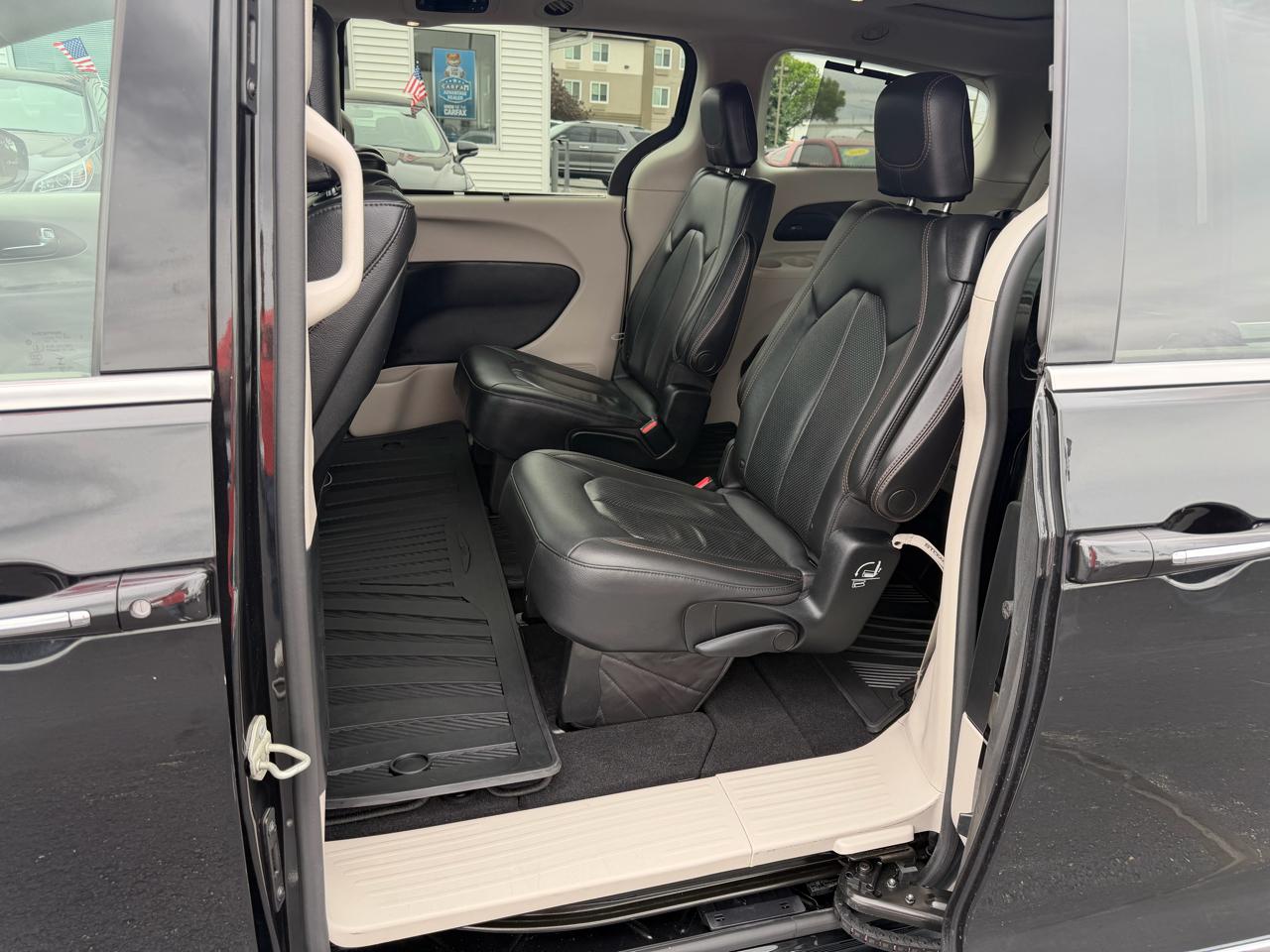Chrysler Pacifica Touring-L Plus 2019