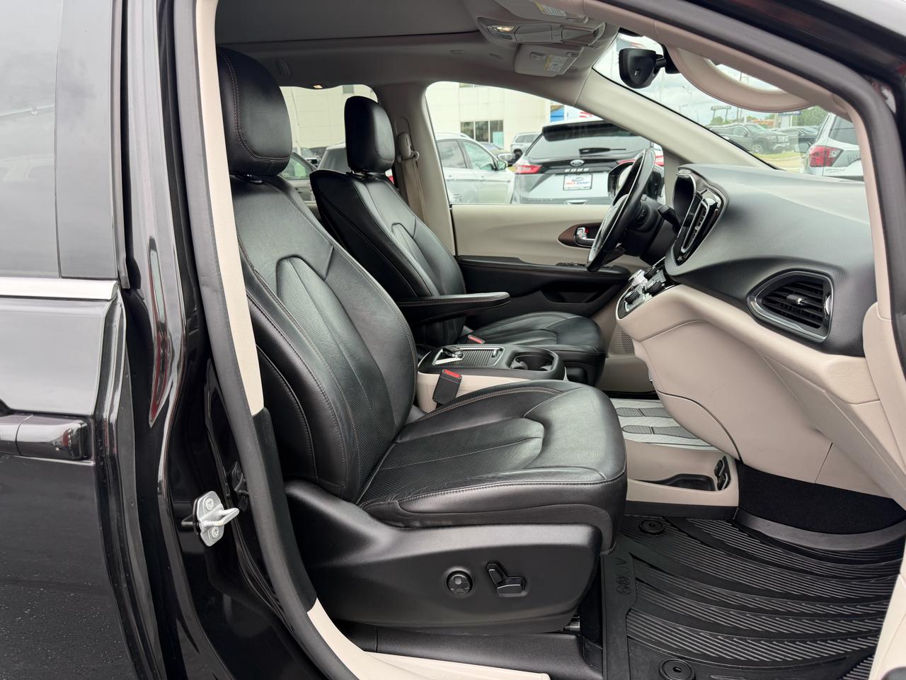 Chrysler Pacifica Touring-L Plus 2019