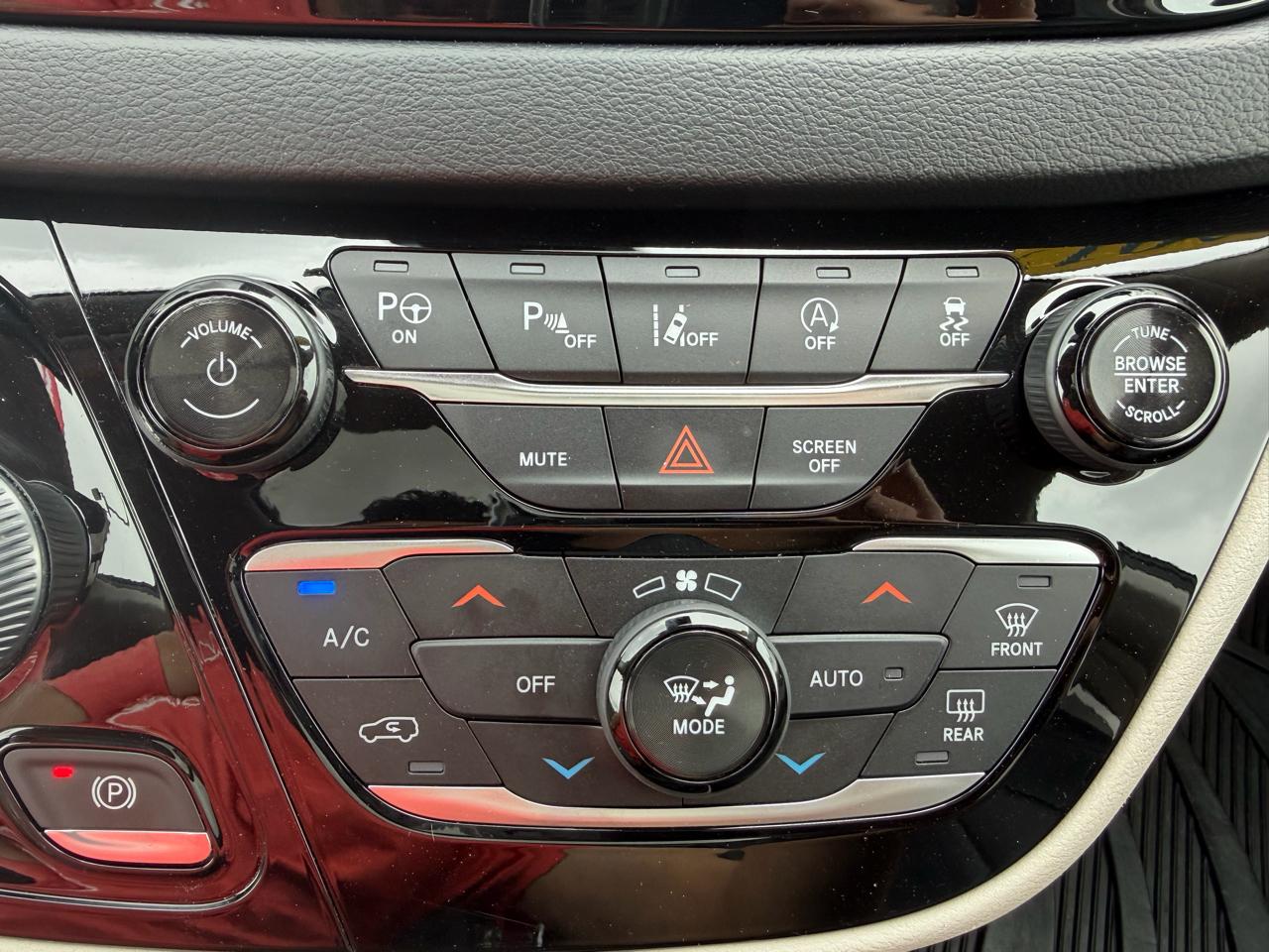 Chrysler Pacifica Touring-L Plus 2019