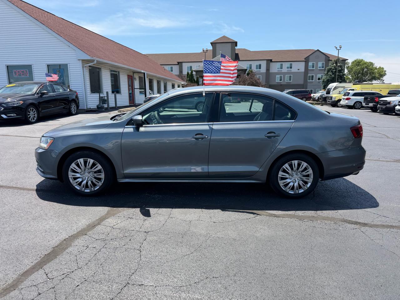 Volkswagen Jetta 1.4T S 6A 2017