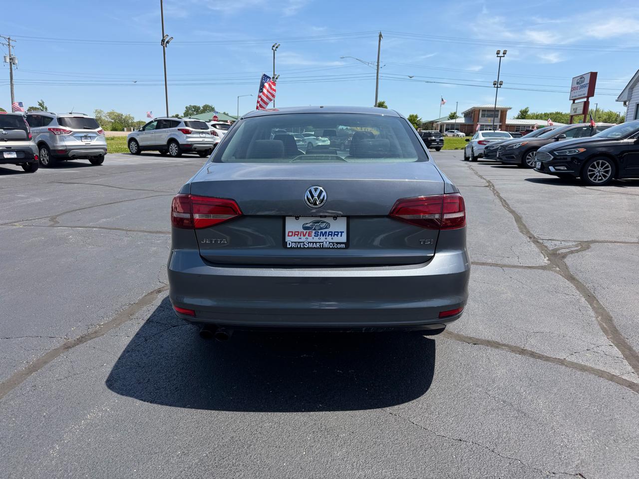 Volkswagen Jetta 1.4T S 6A 2017