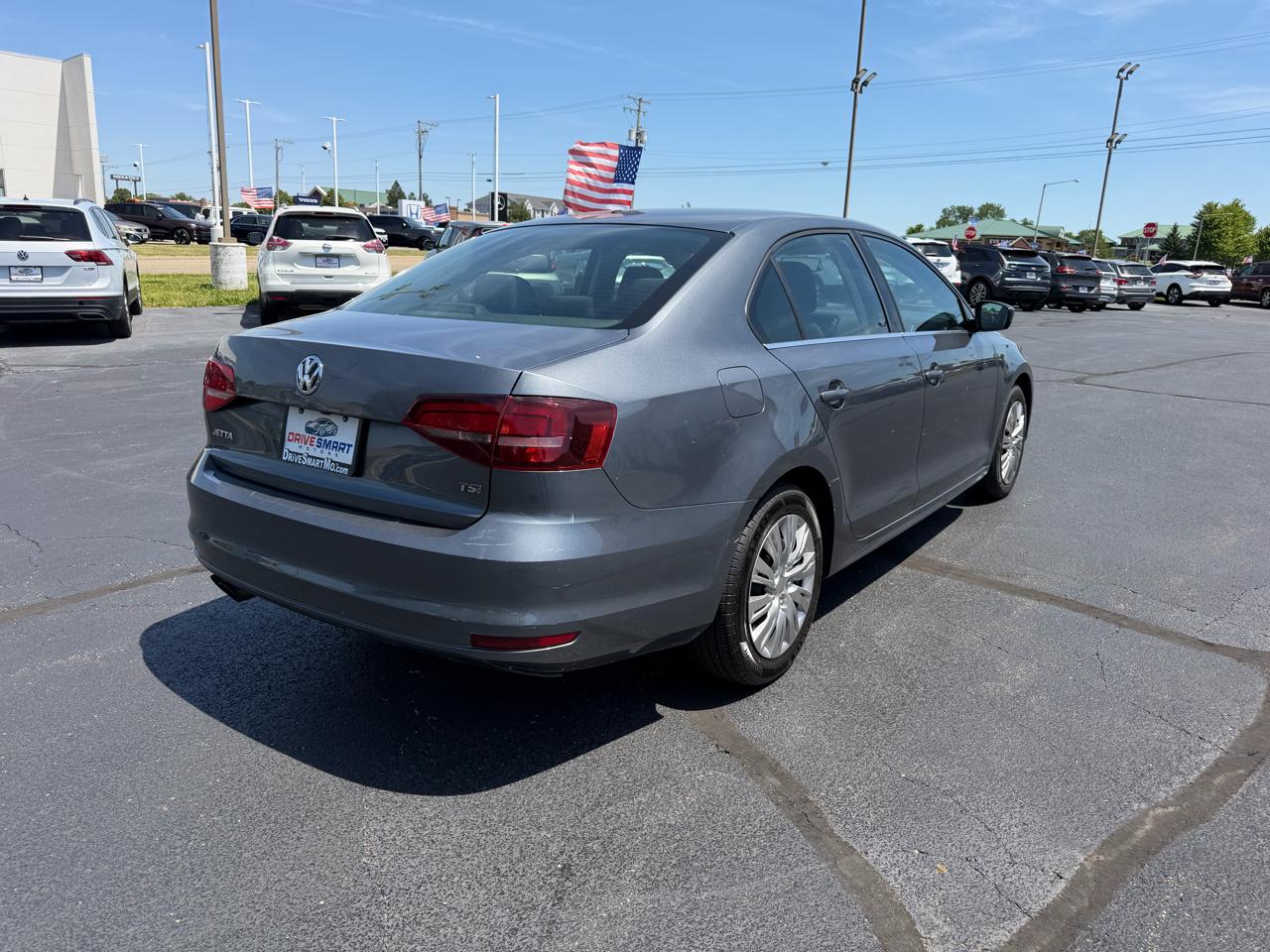 Volkswagen Jetta 1.4T S 6A 2017