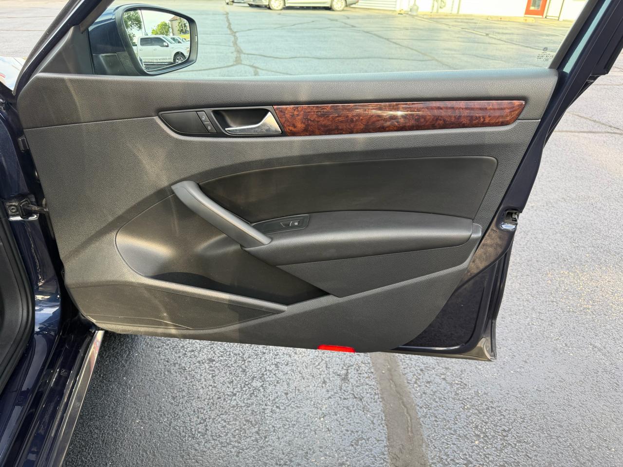 Volkswagen Passat 2.0L TDI SEL Premium 2013