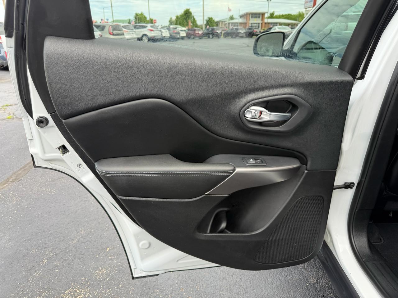Jeep Cherokee Latitude Plus FWD 2019