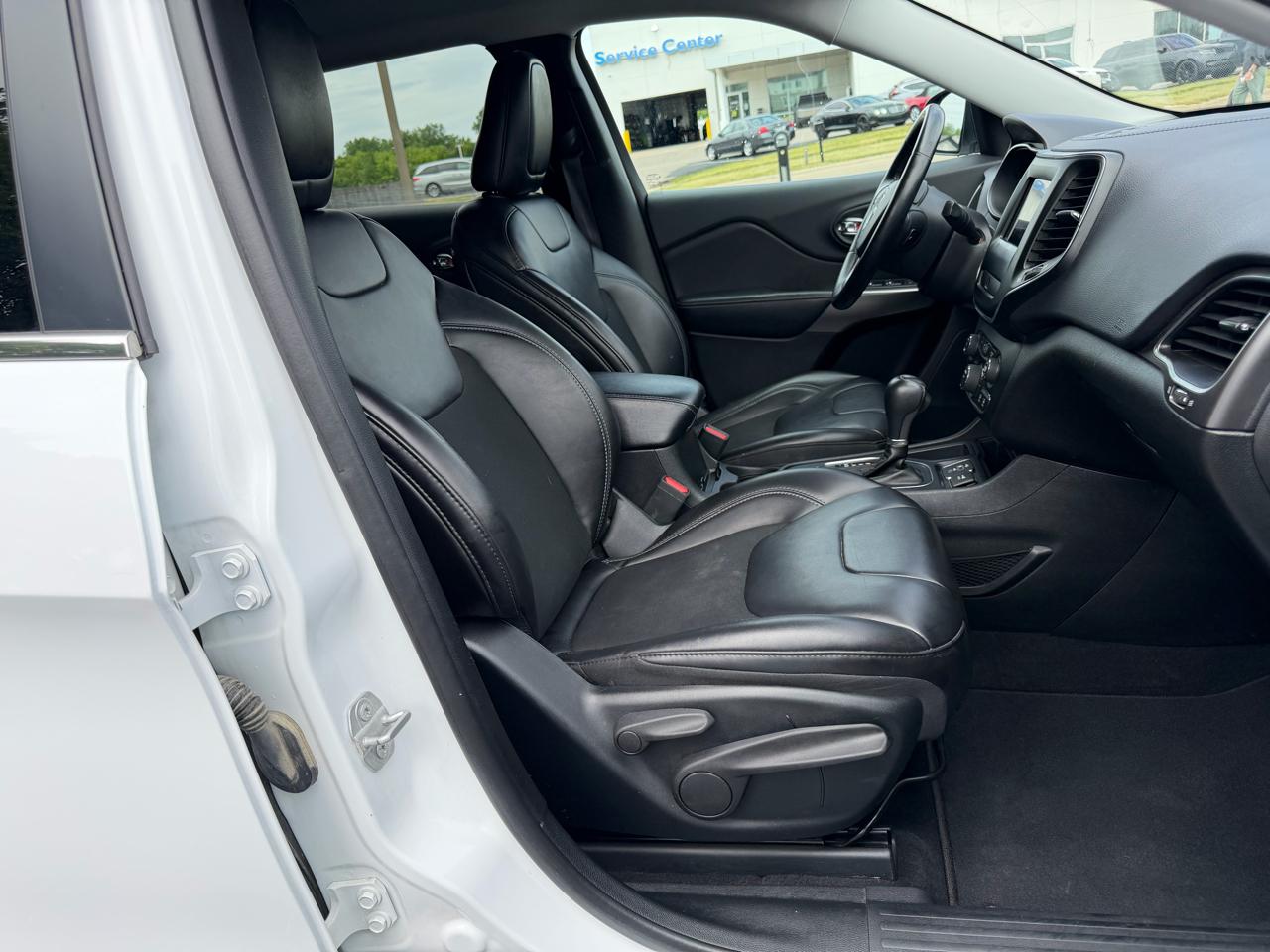 Jeep Cherokee Latitude Plus FWD 2019