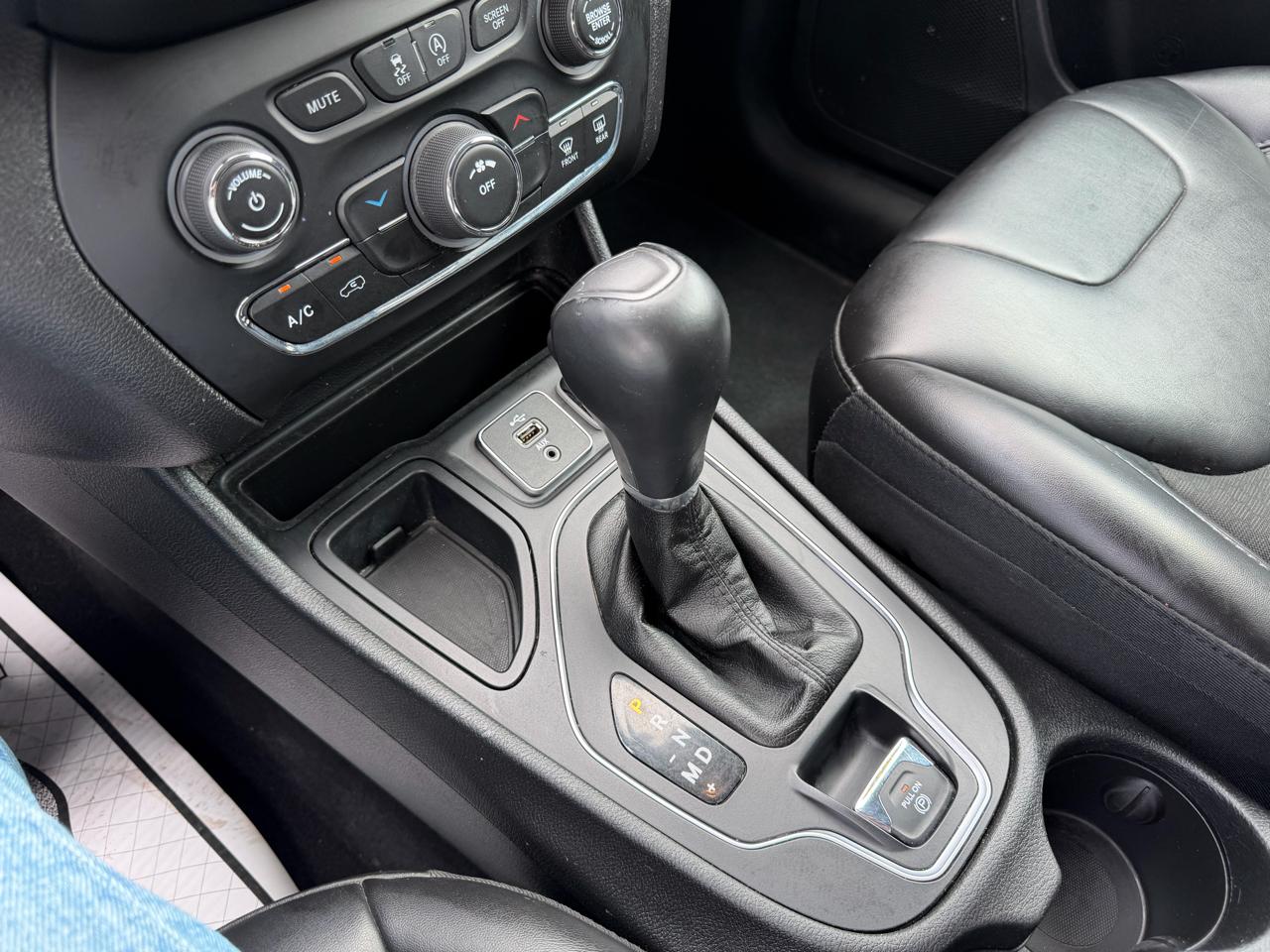 Jeep Cherokee Latitude Plus FWD 2019