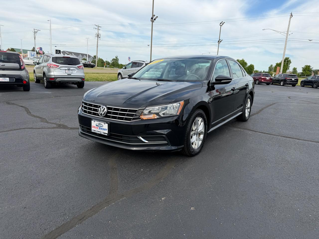 2016 Volkswagen Passat 1.8T S Auto's photo