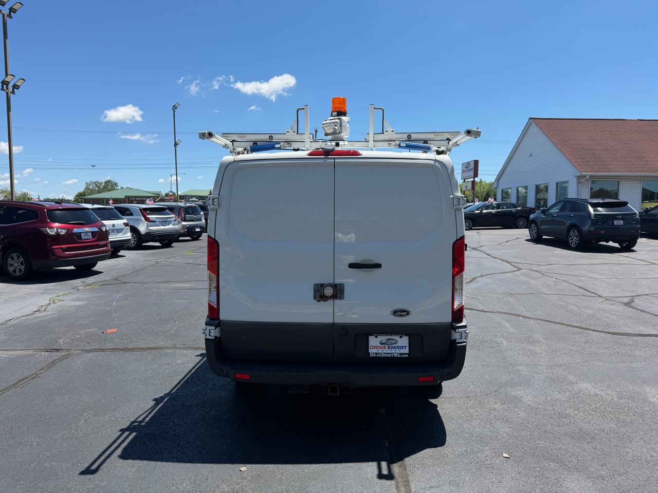 Ford Transit 250 Van Low Roof w/Sliding Pass. 130-in. WB 2017