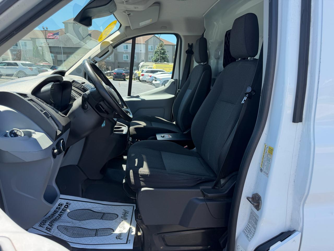 Ford Transit 250 Van Low Roof w/Sliding Pass. 130-in. WB 2017