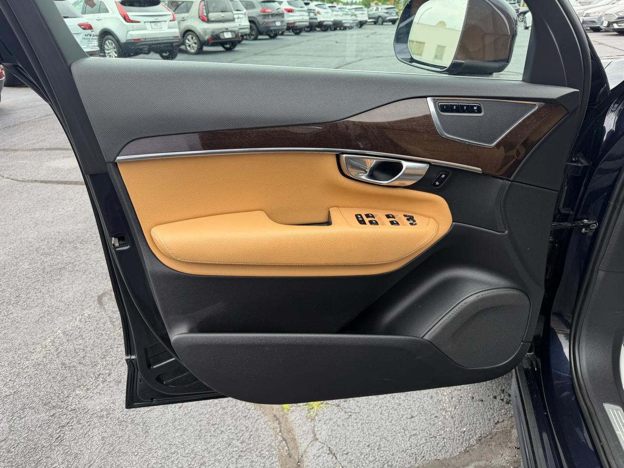 Volvo XC90 T6 Momentum AWD 2017