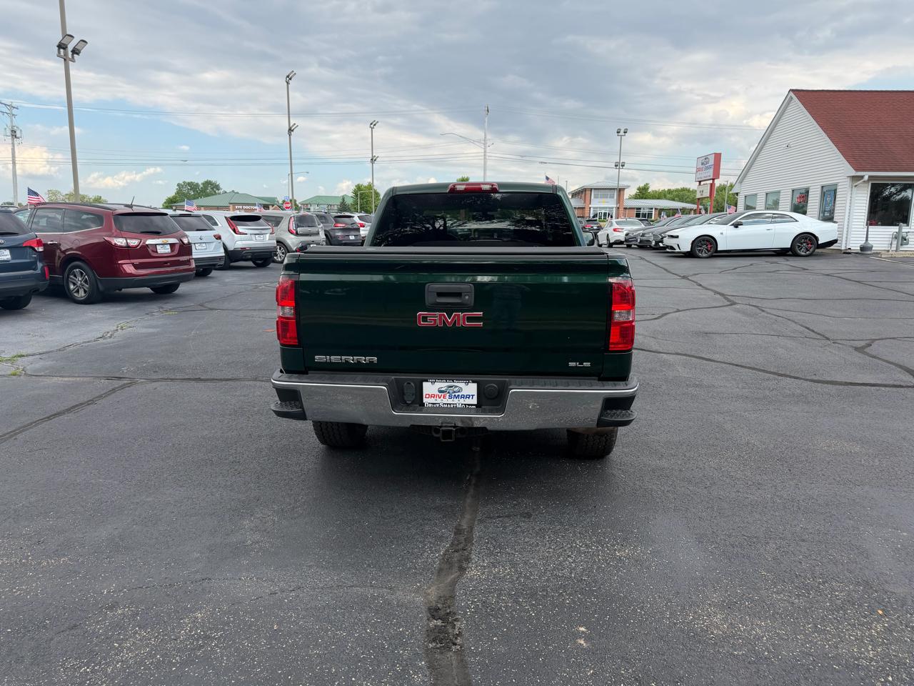 GMC Sierra 1500 SLE Crew Cab Long Box 4WD 2015
