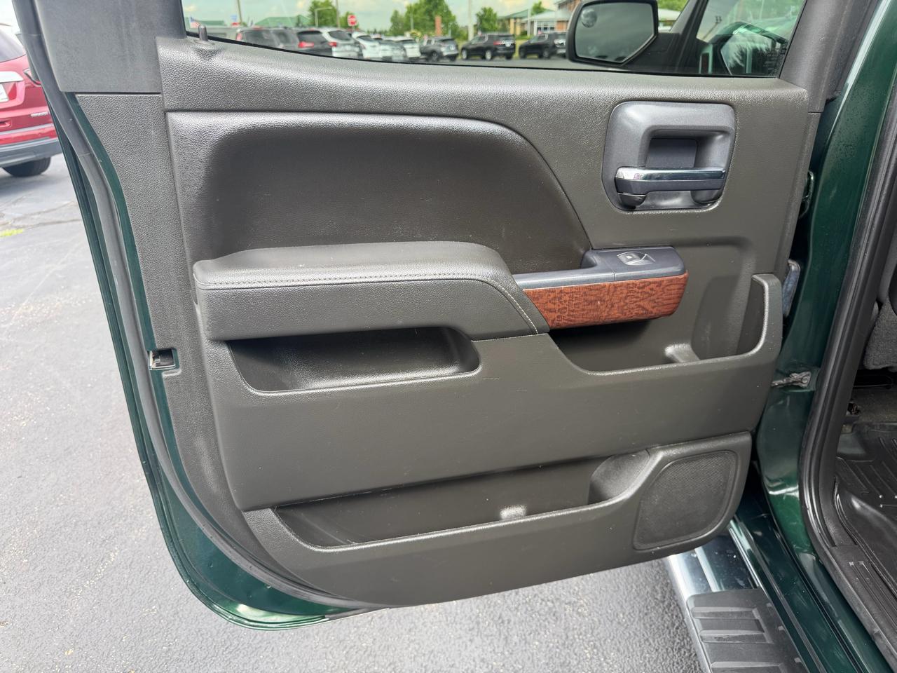 GMC Sierra 1500 SLE Crew Cab Long Box 4WD 2015