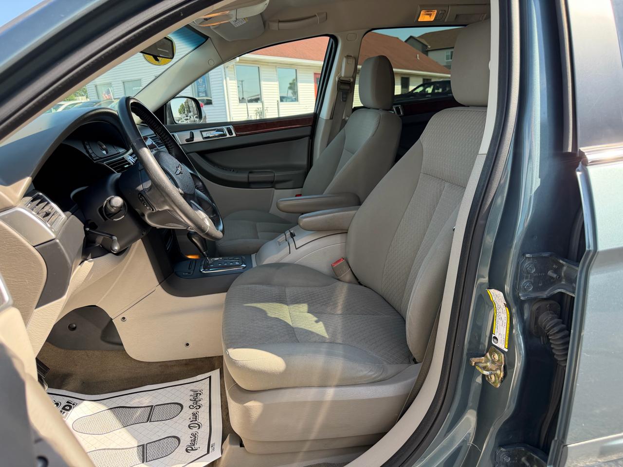Chrysler Pacifica Touring FWD 2007