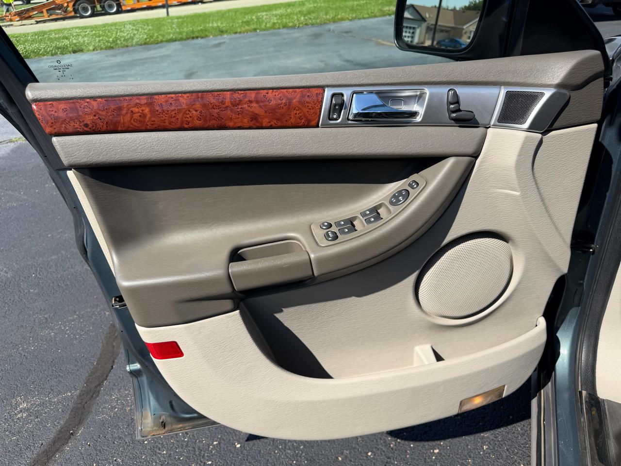 Chrysler Pacifica Touring FWD 2007