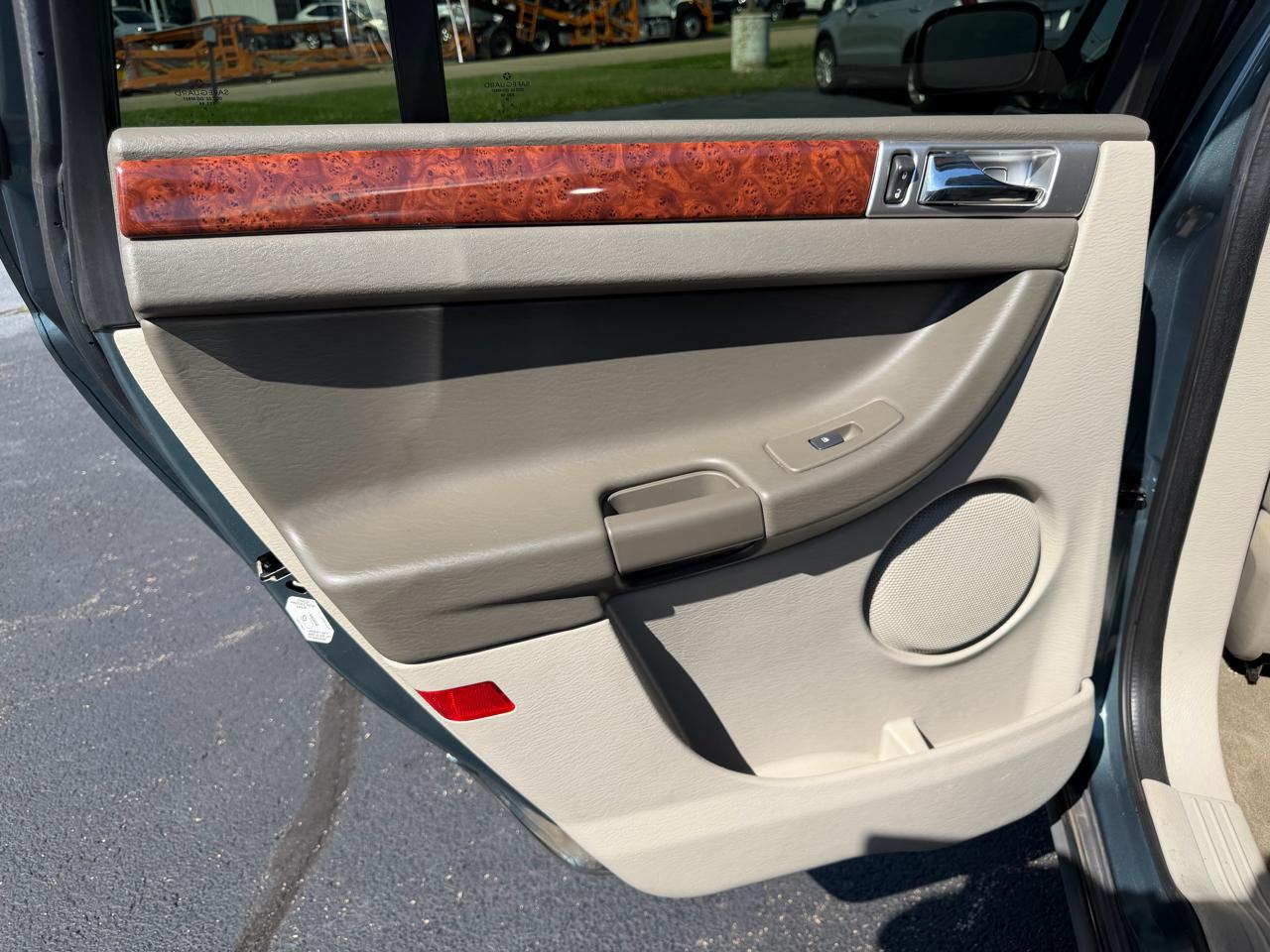 Chrysler Pacifica Touring FWD 2007