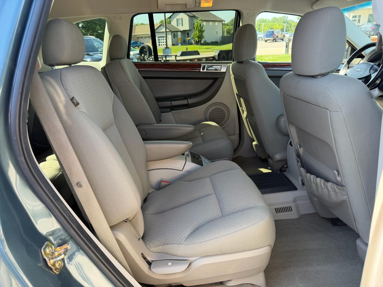 Chrysler Pacifica Touring FWD 2007