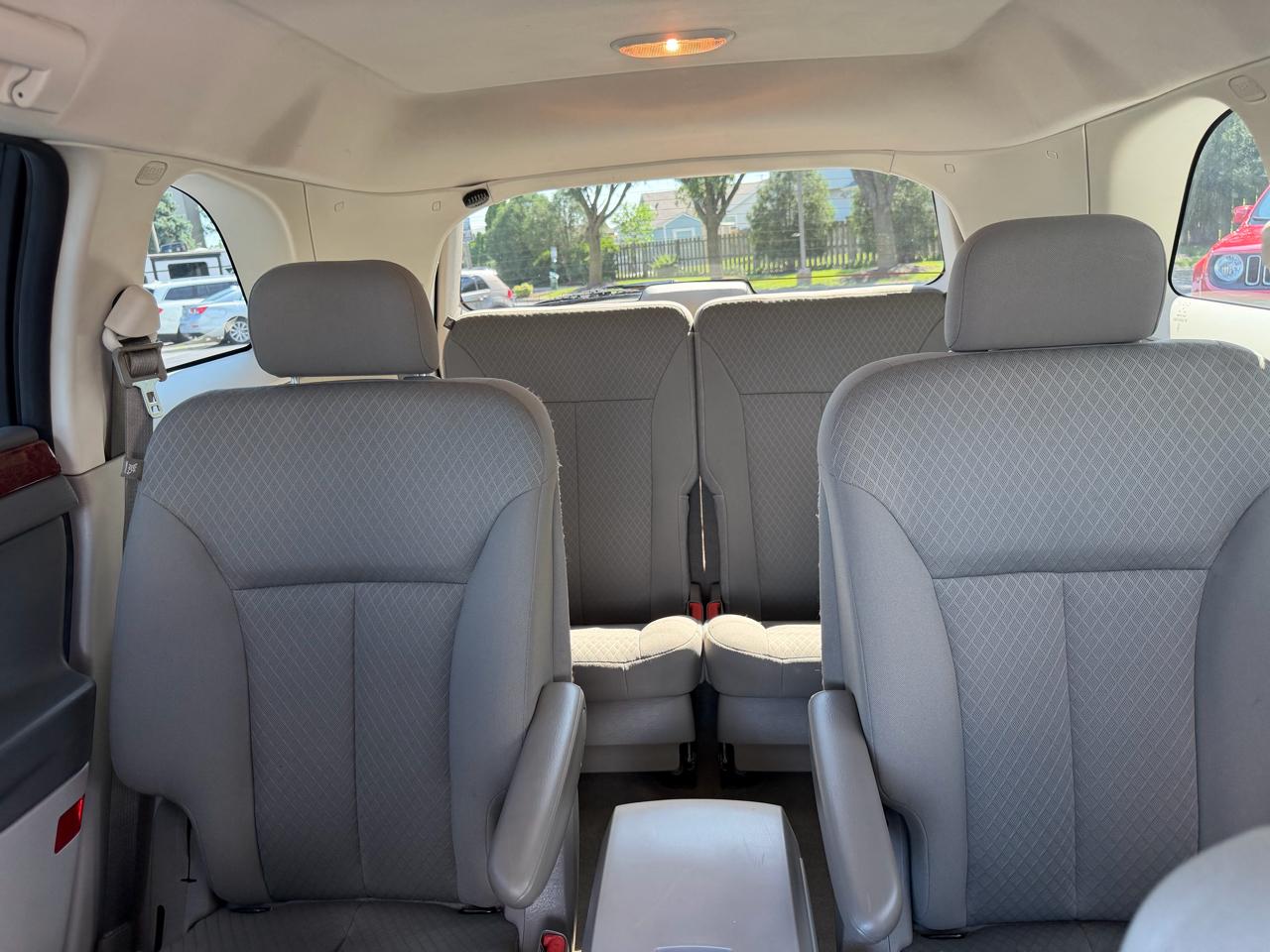 Chrysler Pacifica Touring FWD 2007