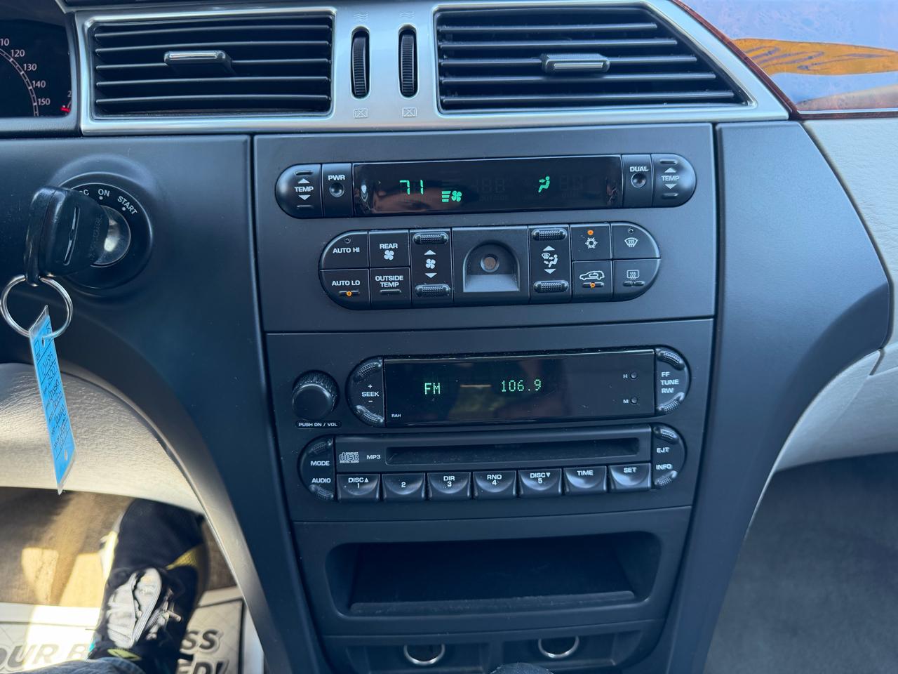 Chrysler Pacifica Touring FWD 2007