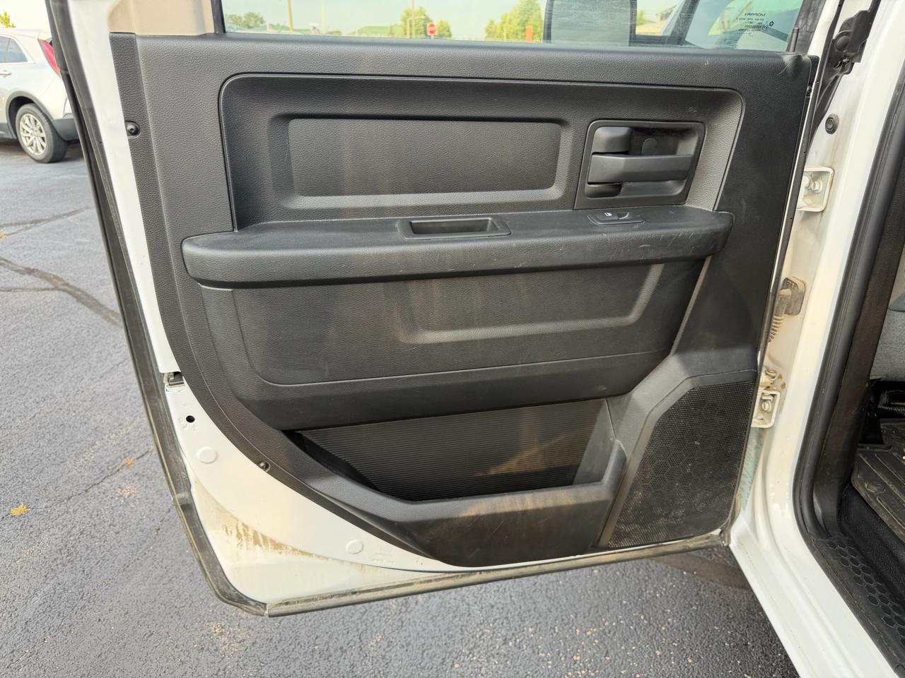 RAM 1500 Classic Tradesman Crew Cab SWB 4WD 2019