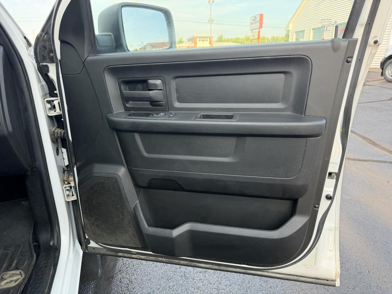 RAM 1500 Classic Tradesman Crew Cab SWB 4WD 2019