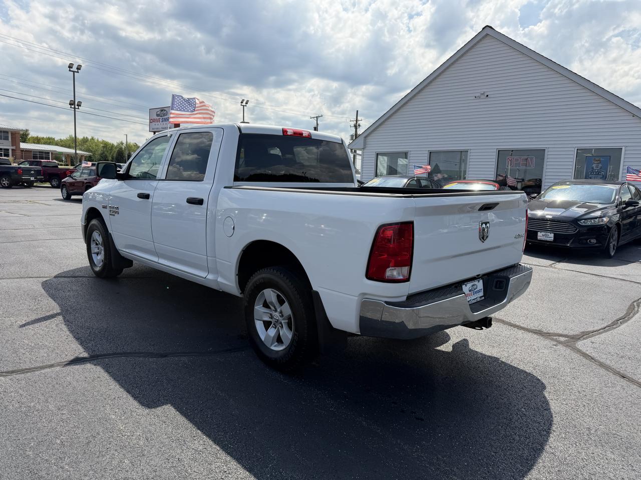 RAM 1500 Classic Tradesman Crew Cab SWB 4WD 2019
