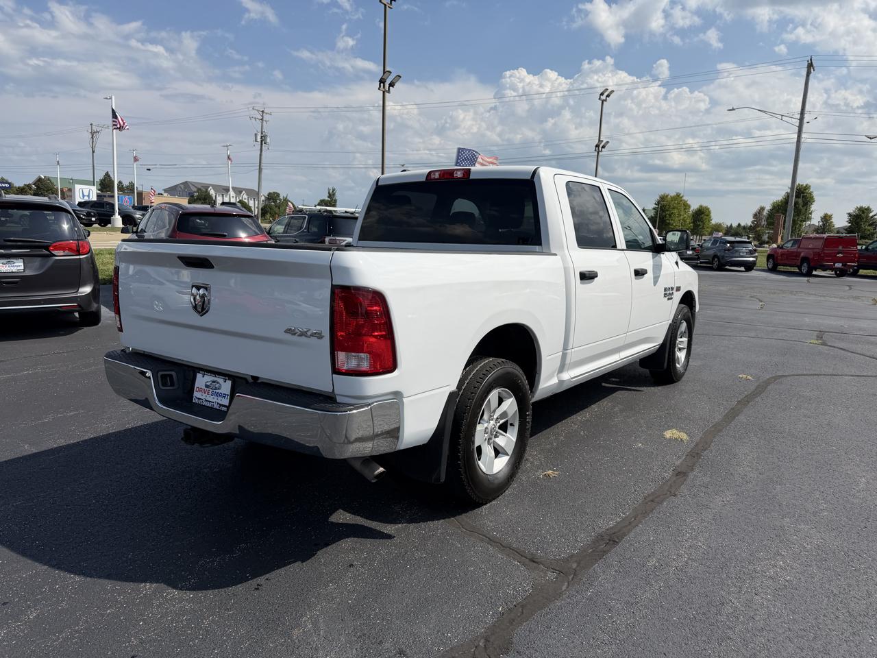RAM 1500 Classic Tradesman Crew Cab SWB 4WD 2019
