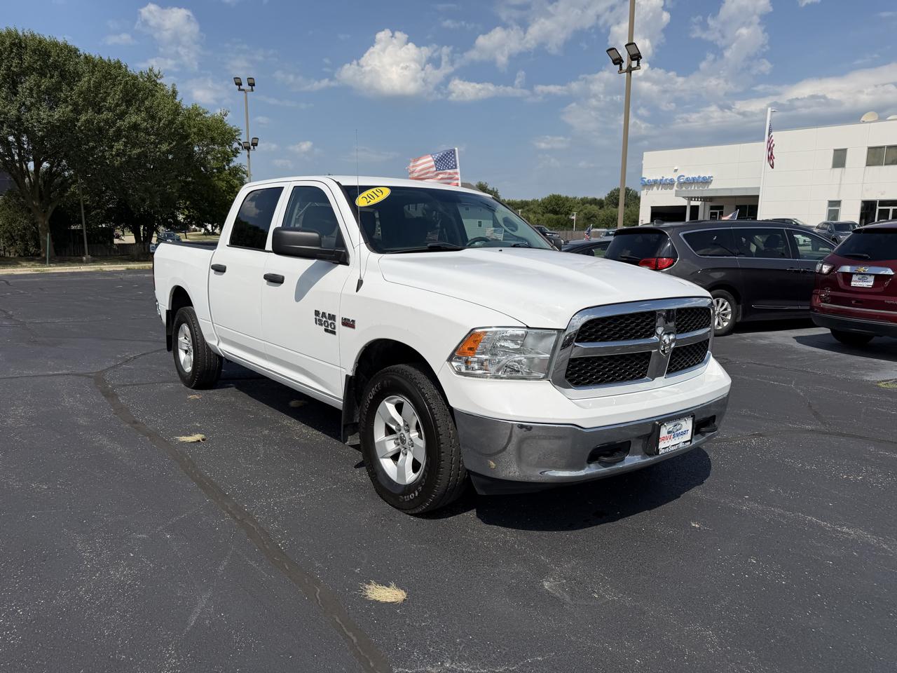 RAM 1500 Classic Tradesman Crew Cab SWB 4WD 2019
