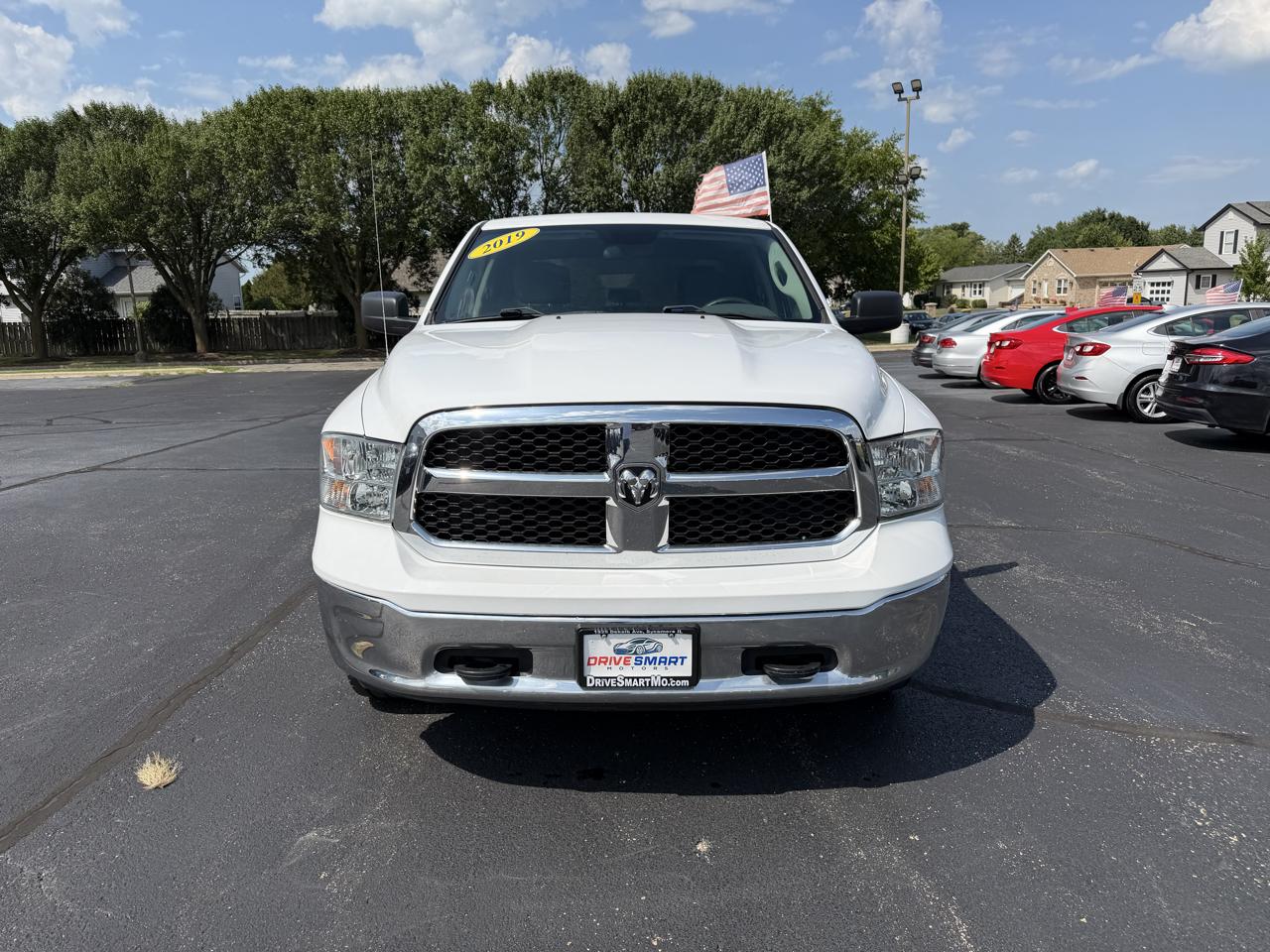 RAM 1500 Classic Tradesman Crew Cab SWB 4WD 2019