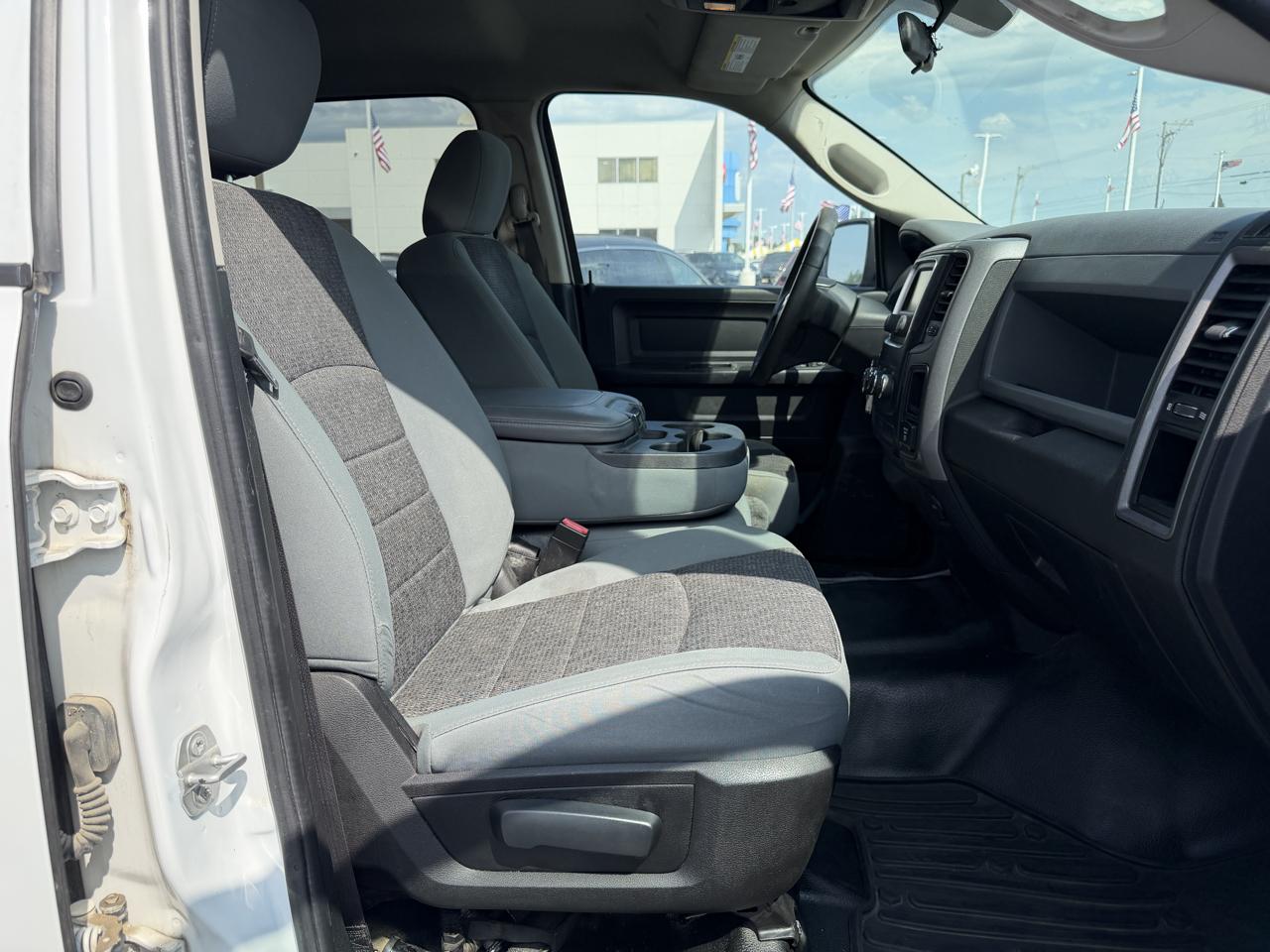 RAM 1500 Classic Tradesman Crew Cab SWB 4WD 2019