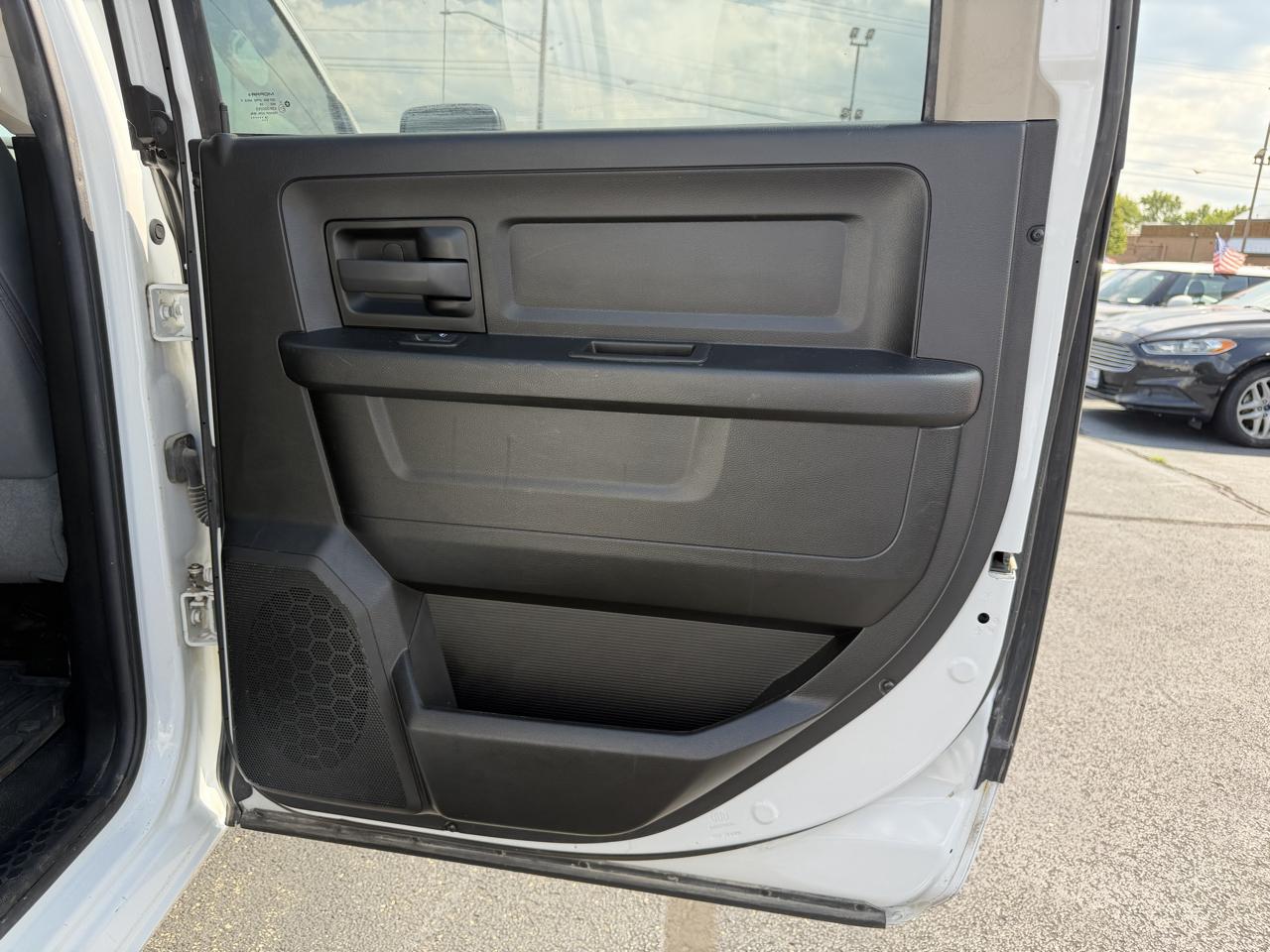 RAM 1500 Classic Tradesman Crew Cab SWB 4WD 2019