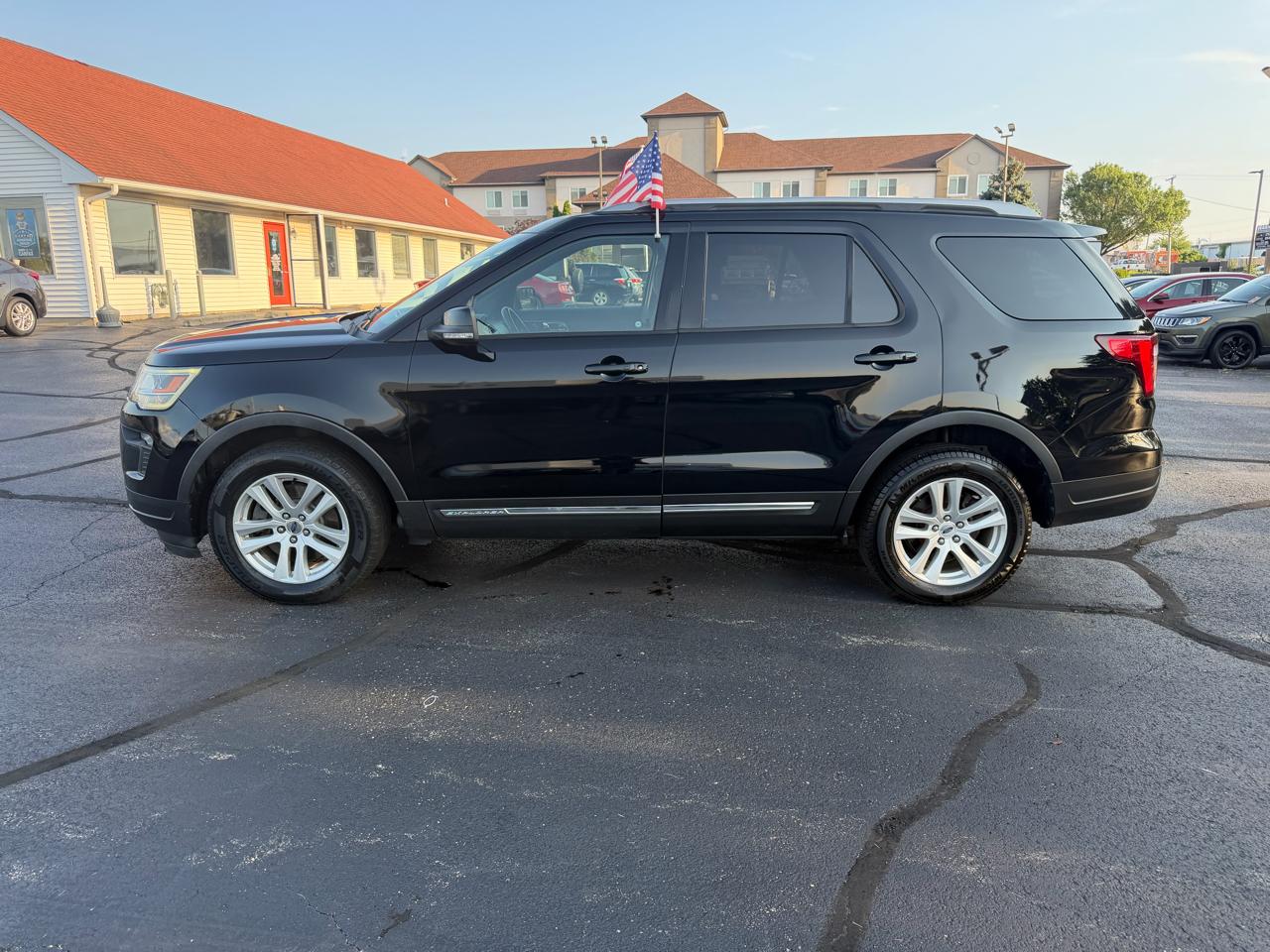 Ford Explorer XLT 4WD 2018