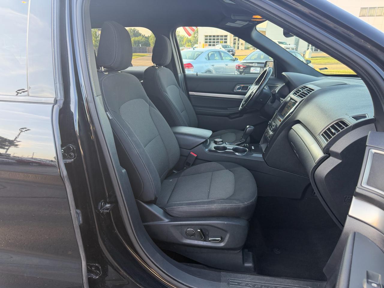 Ford Explorer XLT 4WD 2018