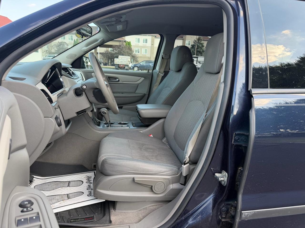 Chevrolet Traverse LS AWD w/PDC 2017
