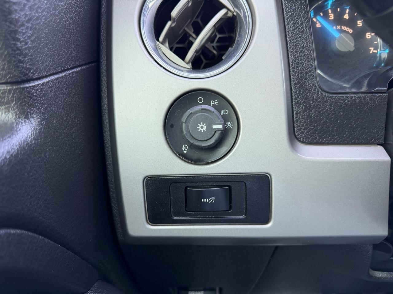 Ford F-150 Lariat SuperCrew 5.5-ft. Bed 4WD 2012