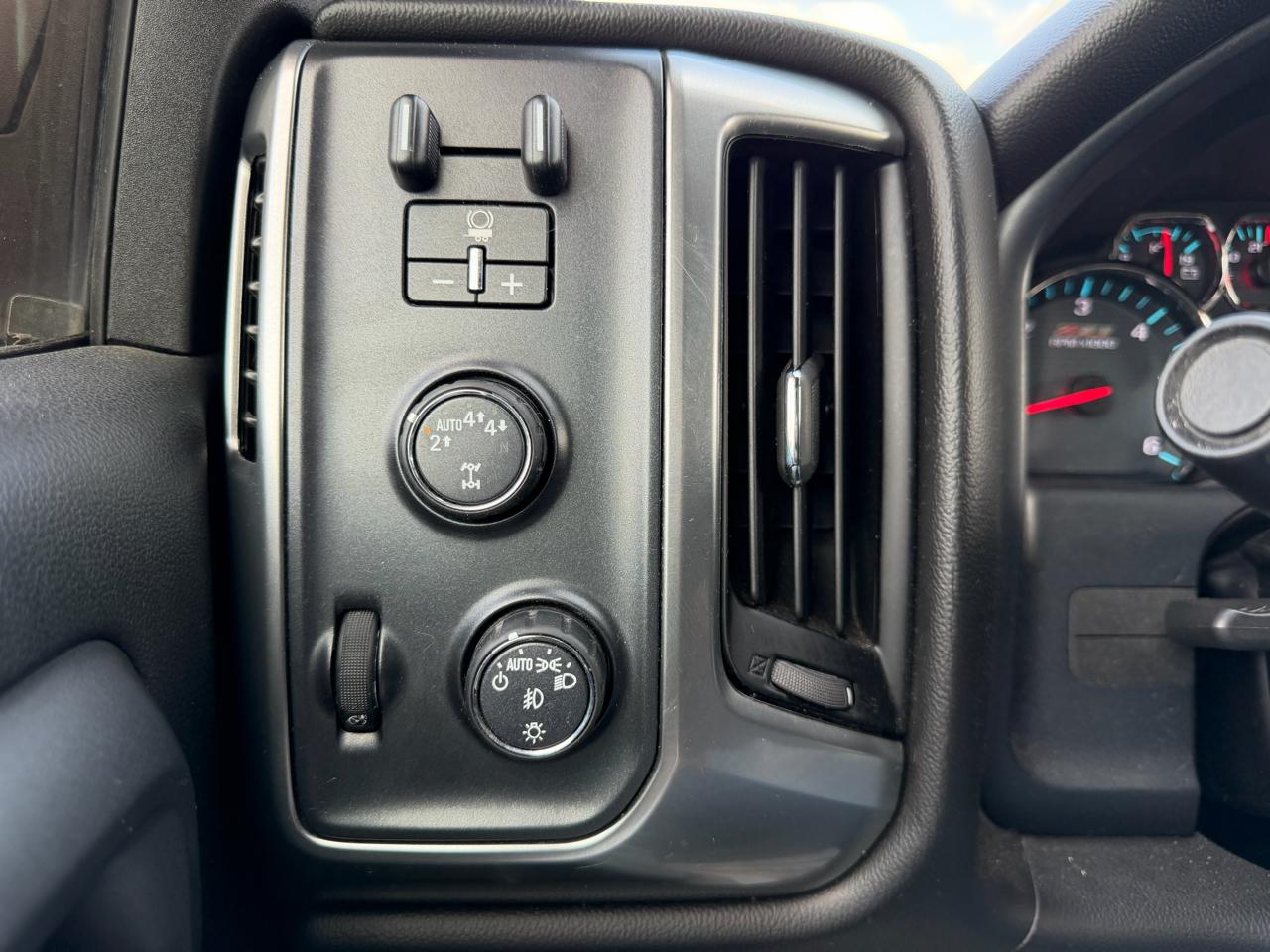 Chevrolet Silverado 1500 LT Double Cab 4WD 2017