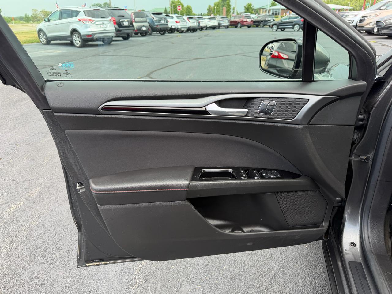 Ford Fusion SE 2016