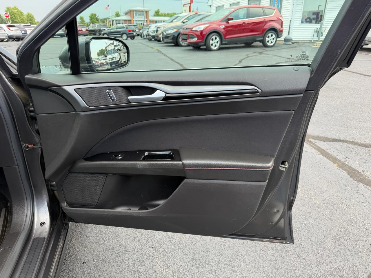 Ford Fusion SE 2016