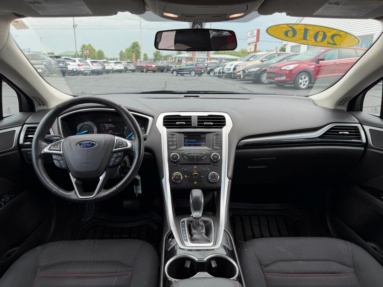 Ford Fusion SE 2016