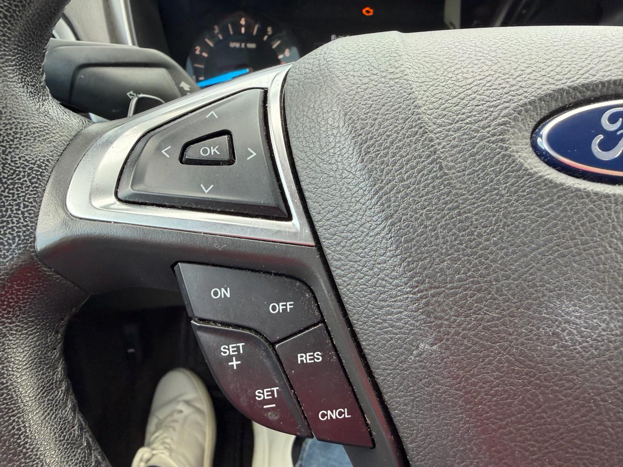 Ford Fusion SE 2016