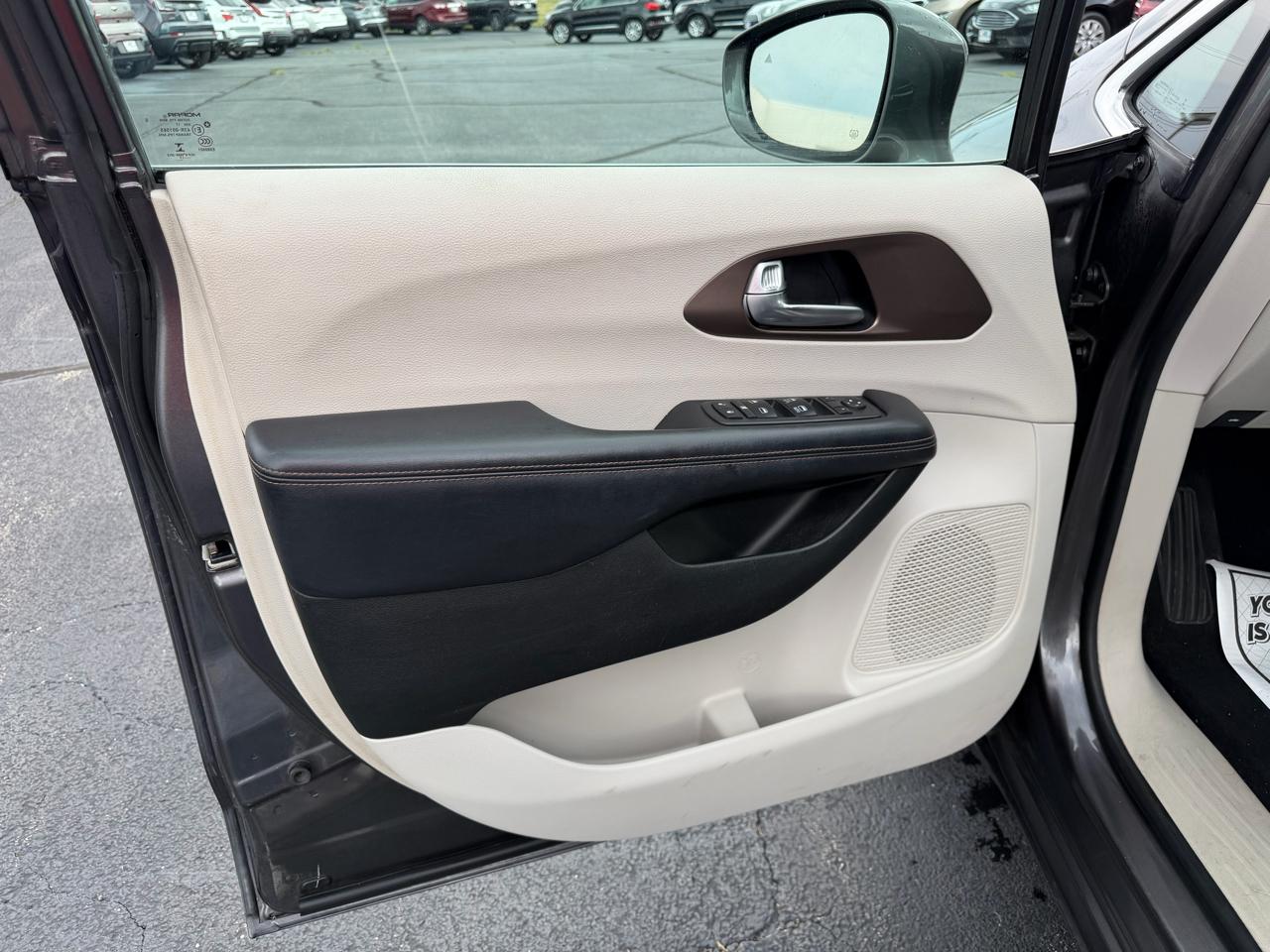 Chrysler Pacifica Touring-L 2017