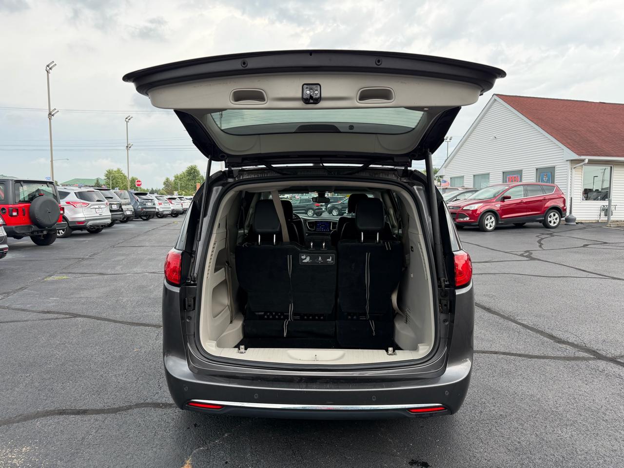 Chrysler Pacifica Touring-L 2017