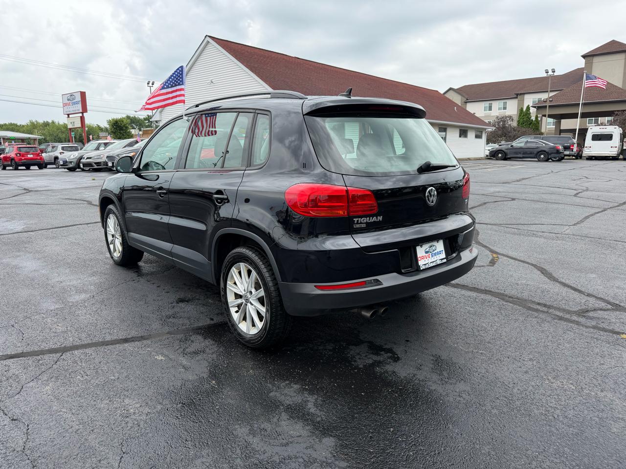Volkswagen Tiguan S 2017
