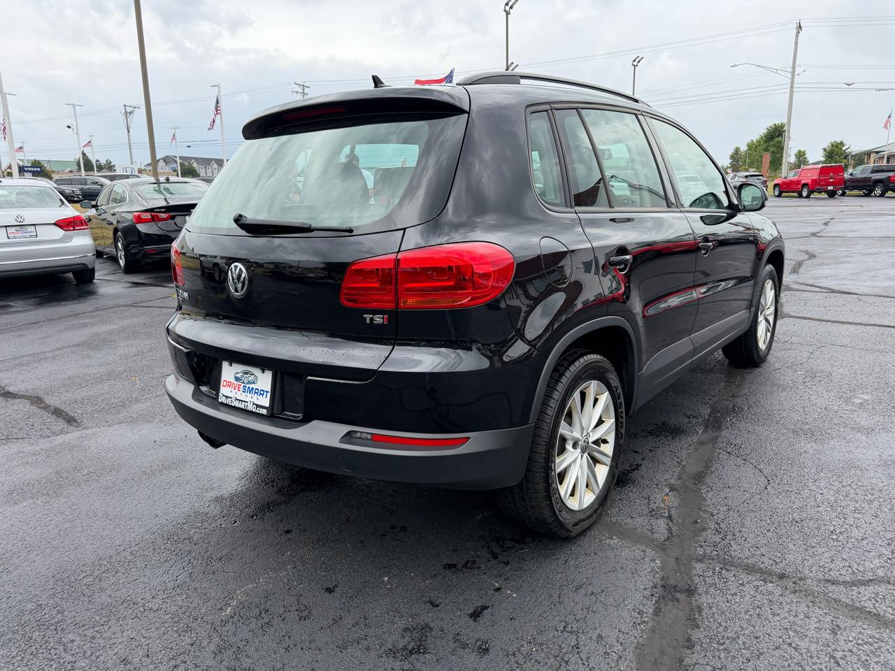 Volkswagen Tiguan S 2017