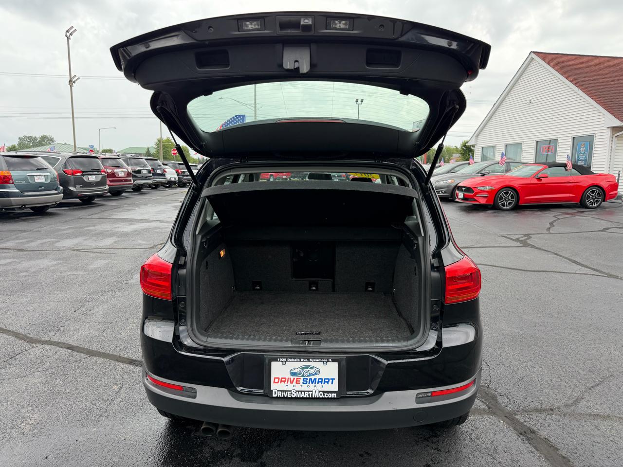 Volkswagen Tiguan S 2017